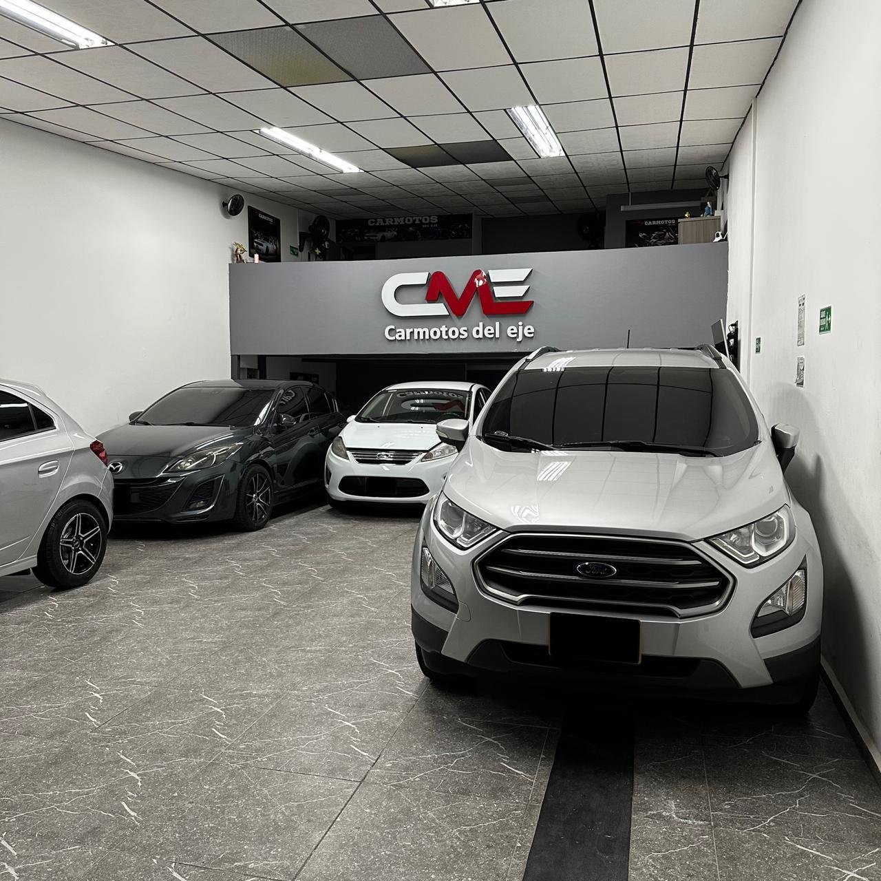 Sala de exhibición de Carmotos del Eje en Pereira